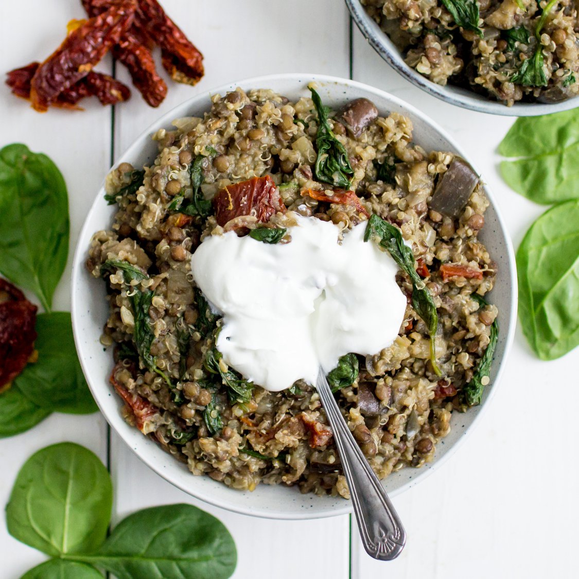 Quinoa mit Linsen und Aubergine