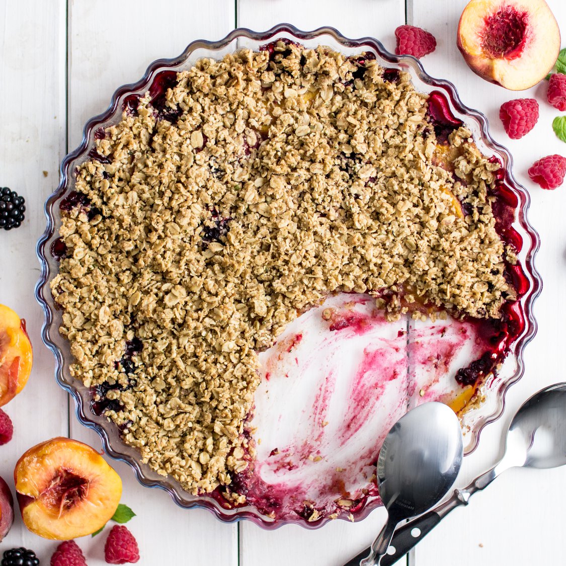 Pfirsich Beeren Knusper Frühstück