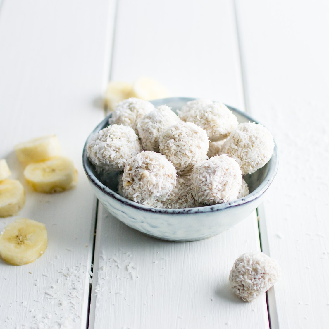 Kokos-Hafer-Bällchen mit Banane