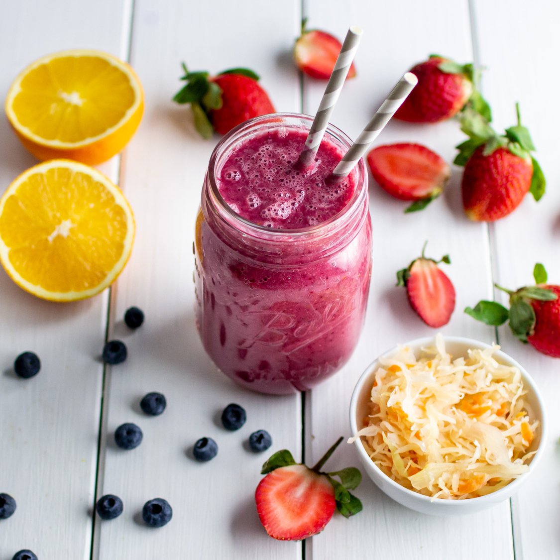 Bananen Beeren Smoothie mit Sauerkraut