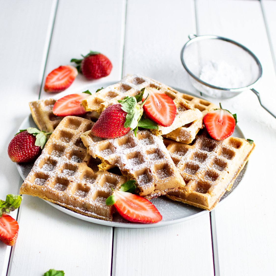 Erdbeerwaffeln mit Kokosblütenzucker