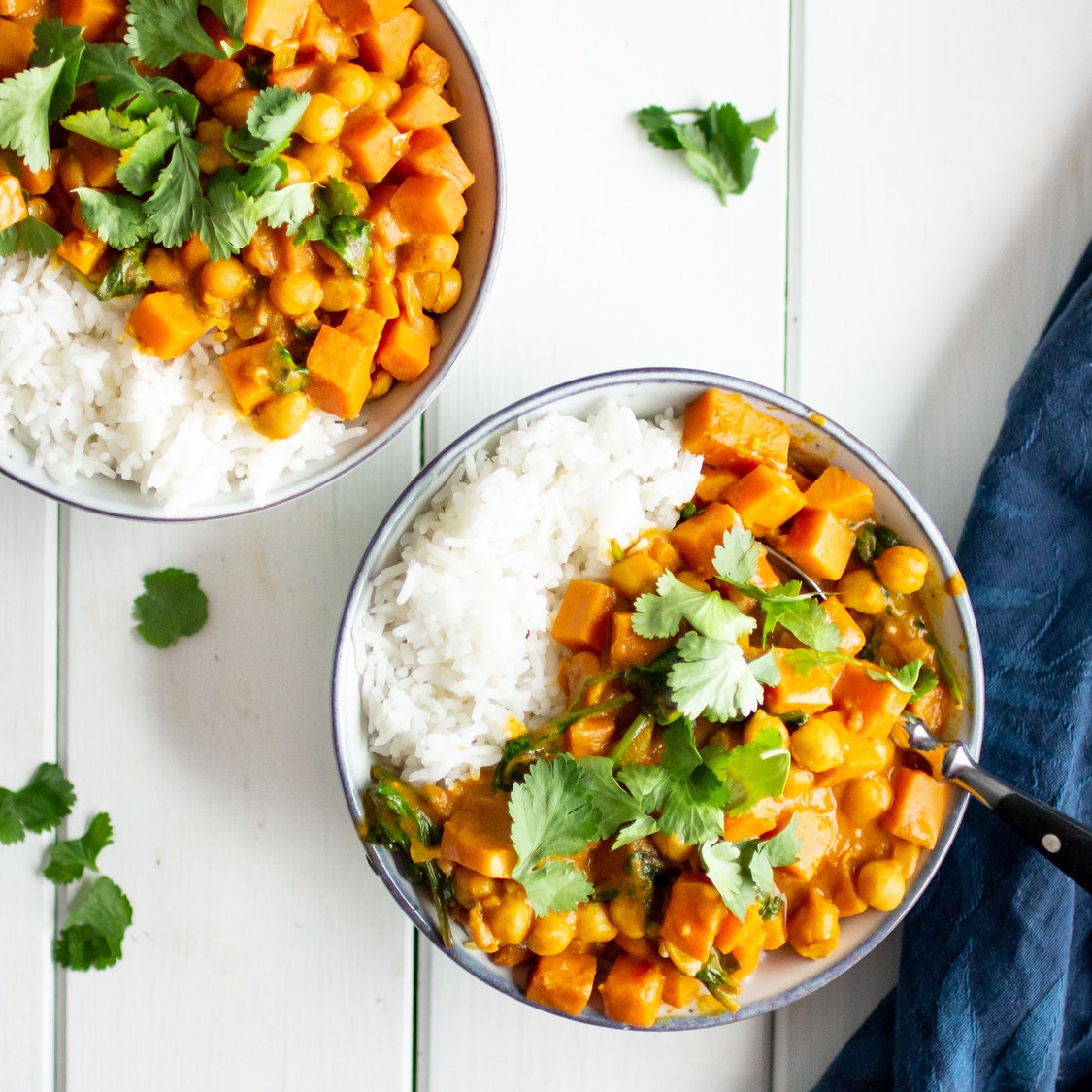 Süßkartoffel-Curry mit Kichererbsen